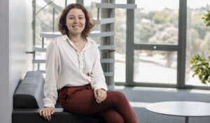 Gabina Luz Bianchi, ganadora del II Premio Aguacero de Poesía Joven 2025.